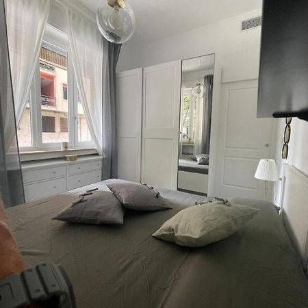 Bilocale Di Prestigio: Milano Centro Apartment Luaran gambar