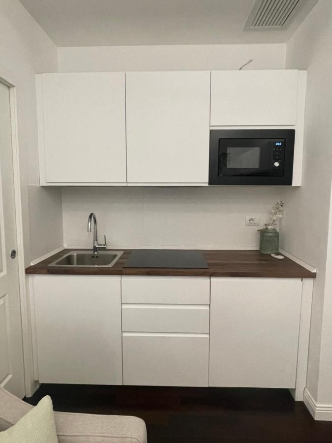 Bilocale Di Prestigio: Milano Centro Apartment Luaran gambar