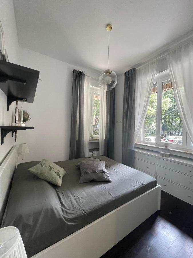 Bilocale Di Prestigio: Milano Centro Apartment Luaran gambar