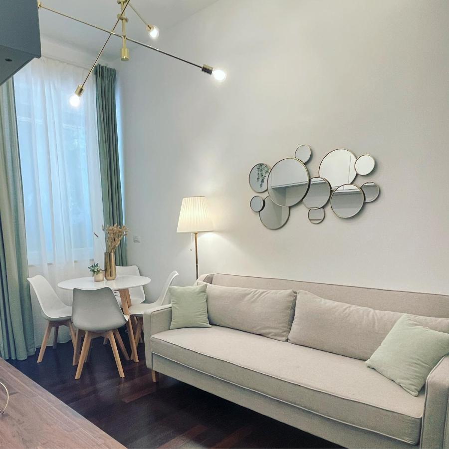 Bilocale Di Prestigio: Milano Centro Apartment Luaran gambar